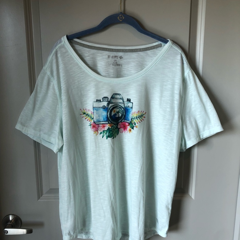 REEL LEGENDS graphic tee *never worn*